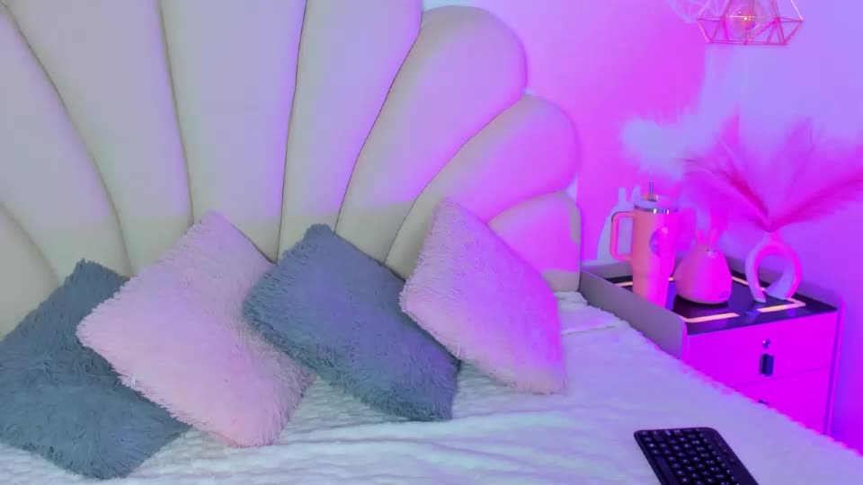 angel_bloom1 Webcam Chat June 26, 2026
