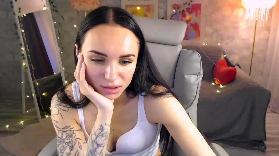 nicolemerz Webcam Chat June 25, 2026
