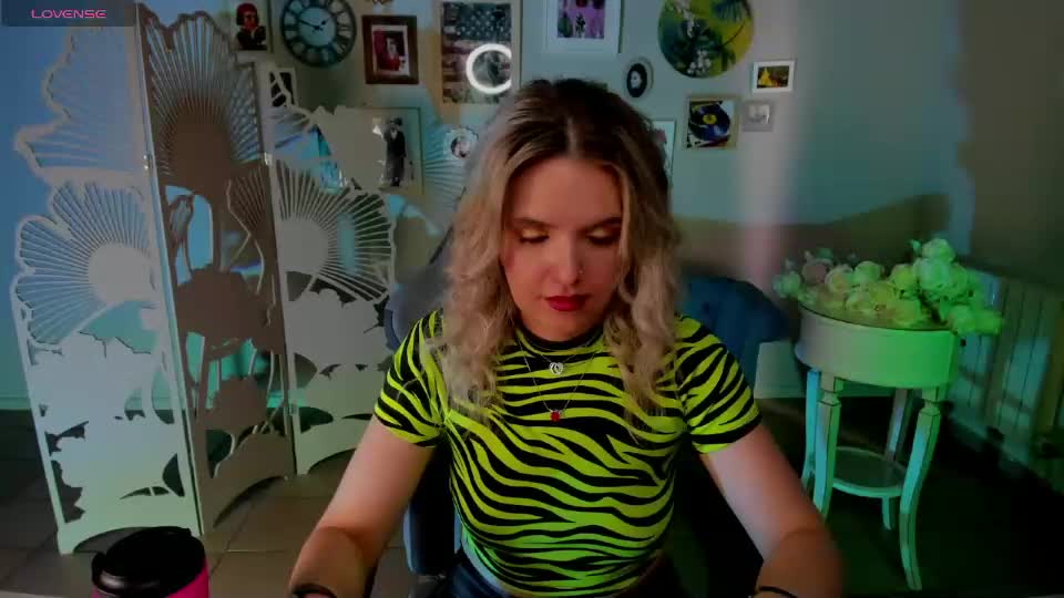 alicesmite Webcam Chat June 24, 2026
