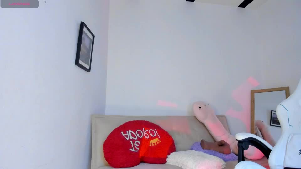 aniie_pink18 Webcam Chat June 25, 2026