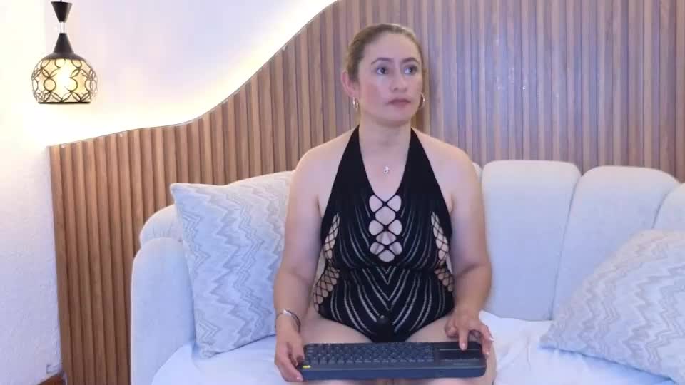 kelly_gracee Webcam Chat June 28, 2026