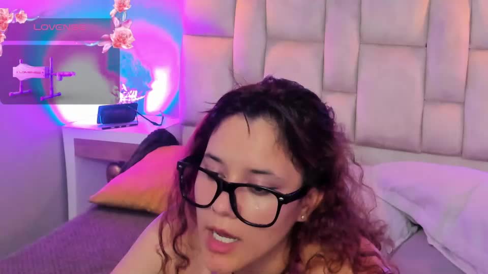 angell_ross_ Webcam Chat June 25, 2026