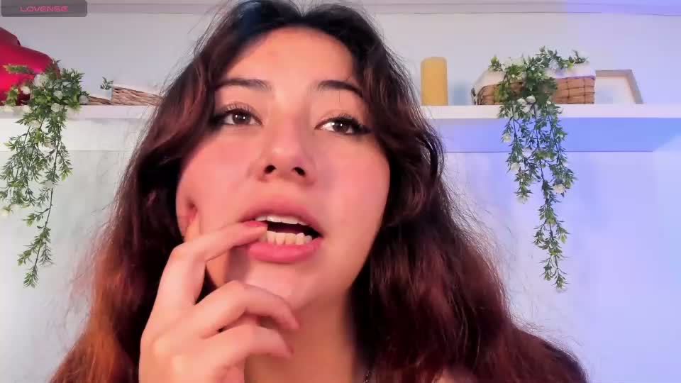 nicolle_evanss_ Webcam Chat June 25, 2026
