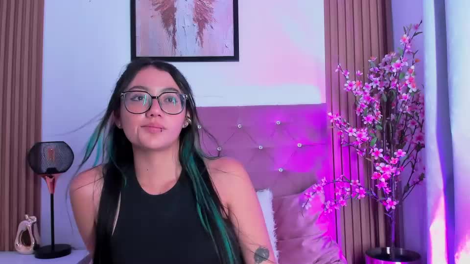 ravena_queen Webcam Chat June 24, 2026