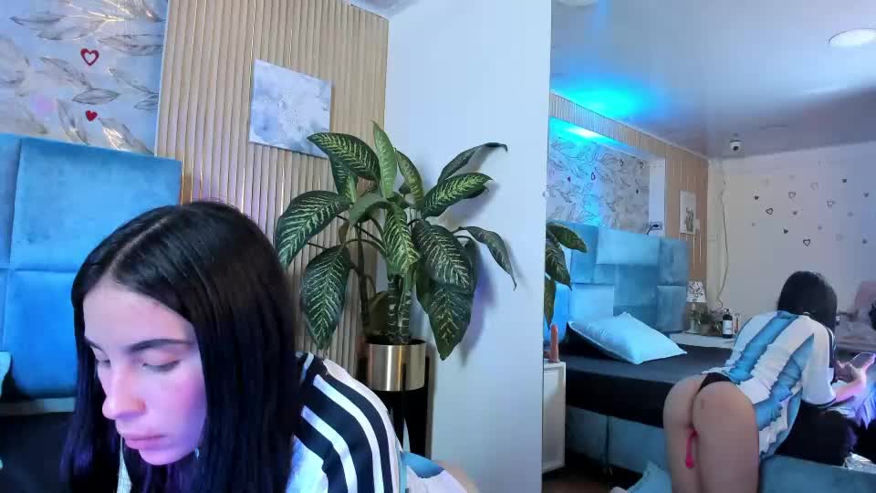 delphine_doll Webcam Chat June 25, 2026