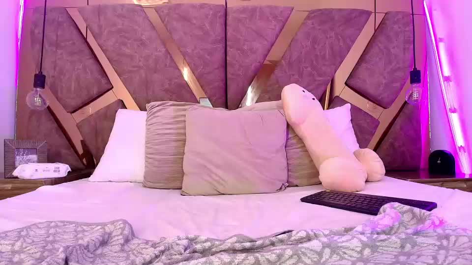 bella_swwan_ Webcam Chat June 27, 2026