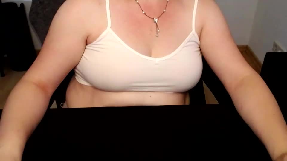 elly_petite Webcam Chat June 25, 2026