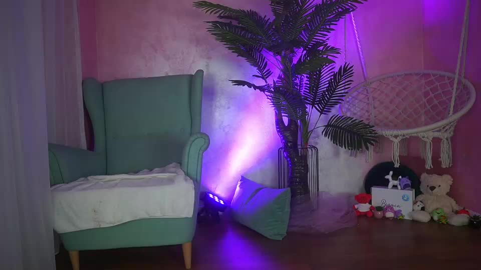 leilabie Webcam Chat June 25, 2026