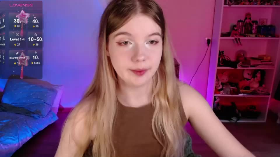 strawberry_juli Webcam Chat June 24, 2026