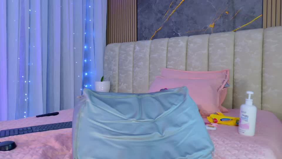 carol_juiicy_ Webcam Chat June 28, 2026