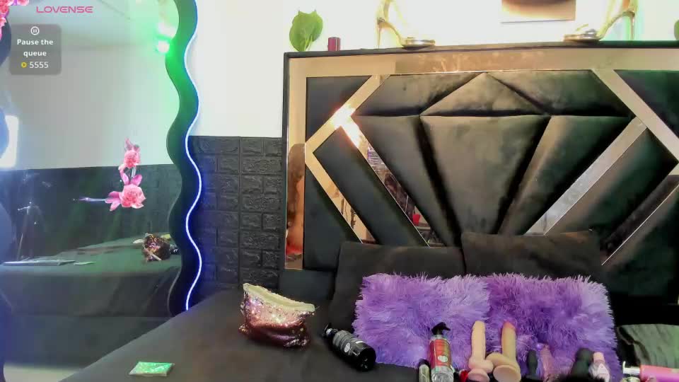 queen_jen Webcam Chat June 28, 2026