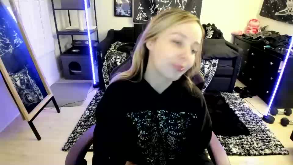luna_lovelyy Webcam Chat June 28, 2026