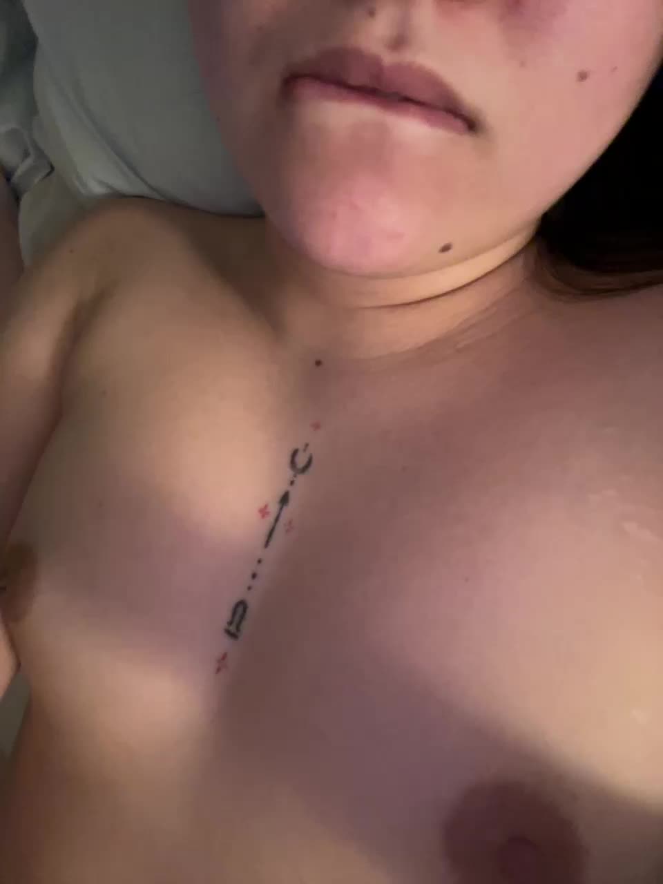 mooooooon Webcam Chat June 16, 2026