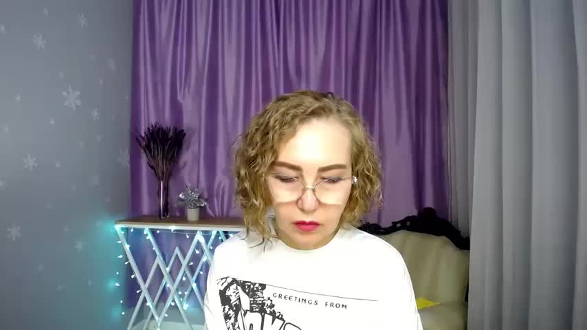 queen_a_n_i Webcam Chat June 30, 2026