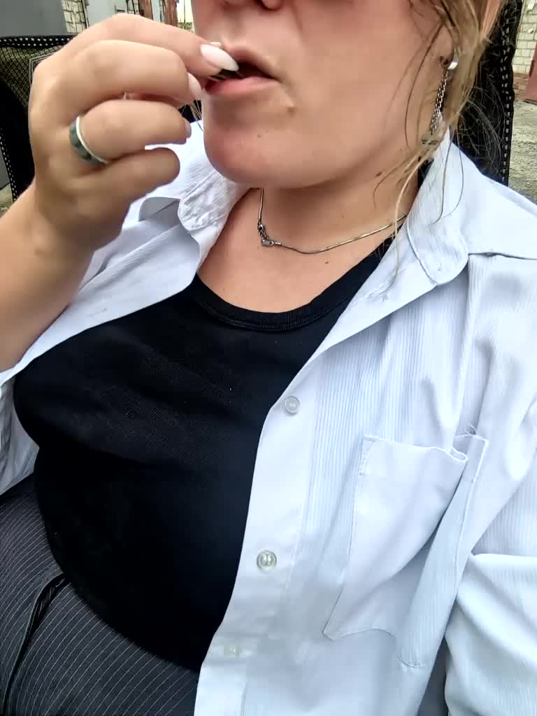 KrasivieNojki Webcam Chat June 26, 2026