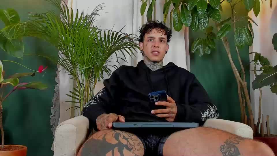 aron_ford Webcam Chat June 25, 2026