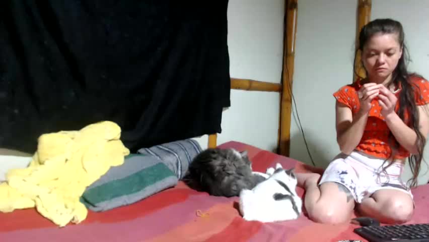 miahells Webcam Chat June 16, 2026