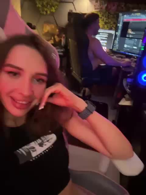 SnakeTina Webcam Chat June 22, 2026