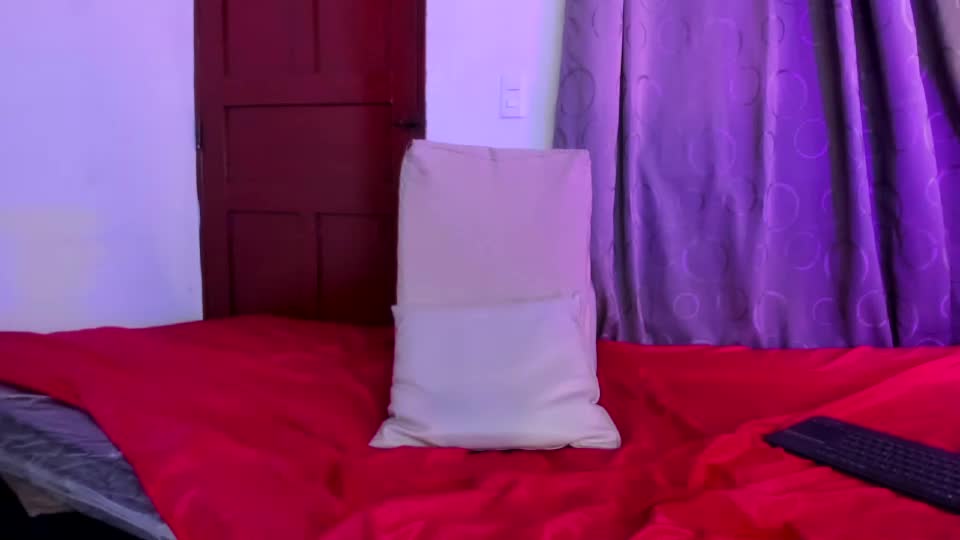 nikki_uwu Webcam Chat June 28, 2026