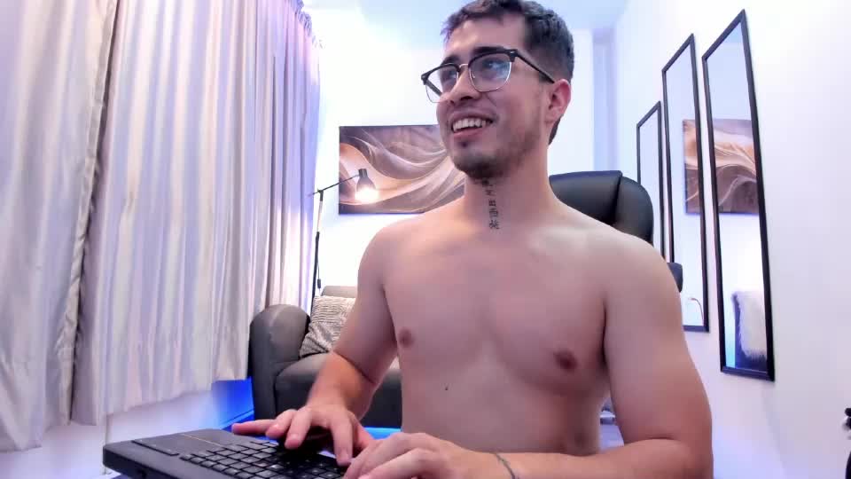 tommas_johnson Webcam Chat June 29, 2026