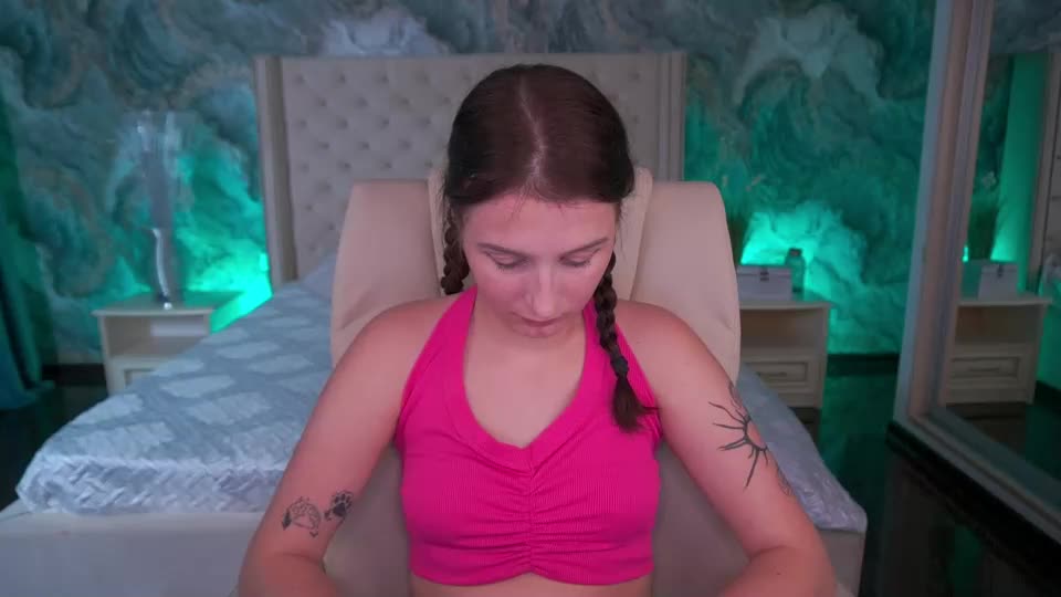 vikviklove Webcam Chat June 28, 2026
