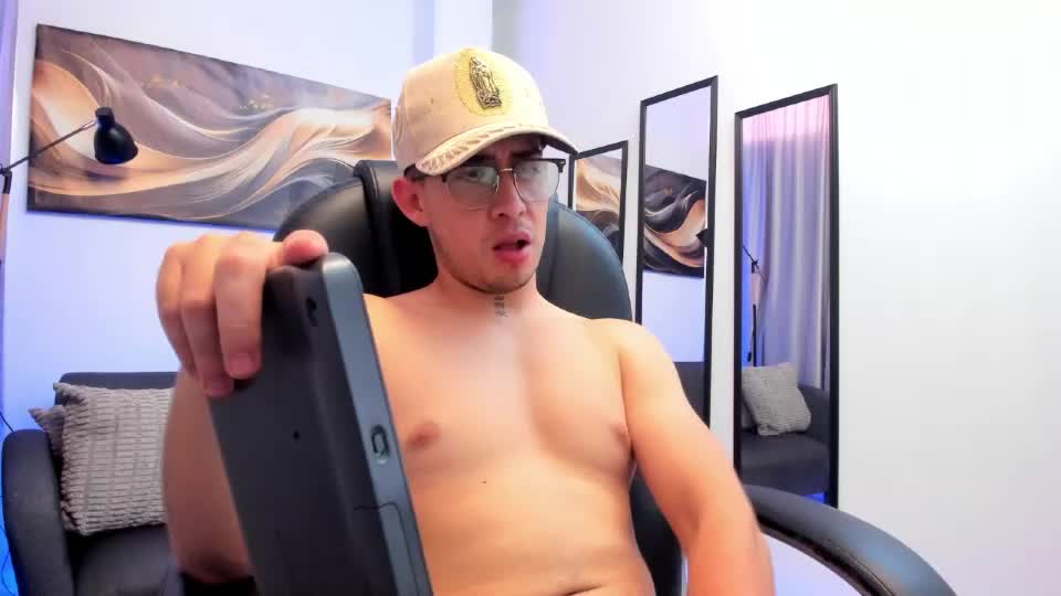 tommas_johnson Webcam Chat June 26, 2026