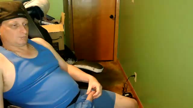 edwardaims_2please Webcam Chat June 14, 2026