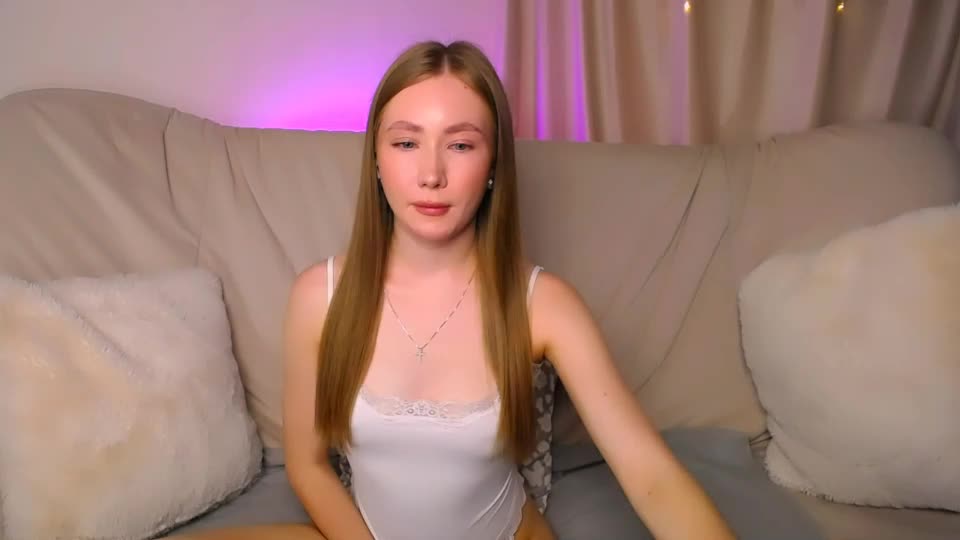 ellycolins_ Webcam Chat June 28, 2026