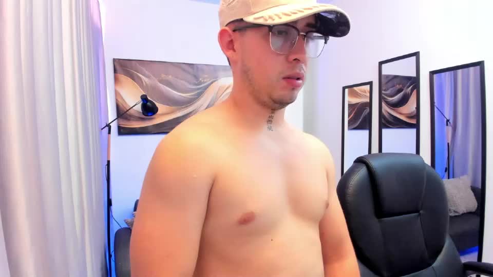 tommas_johnson Webcam Chat June 26, 2026