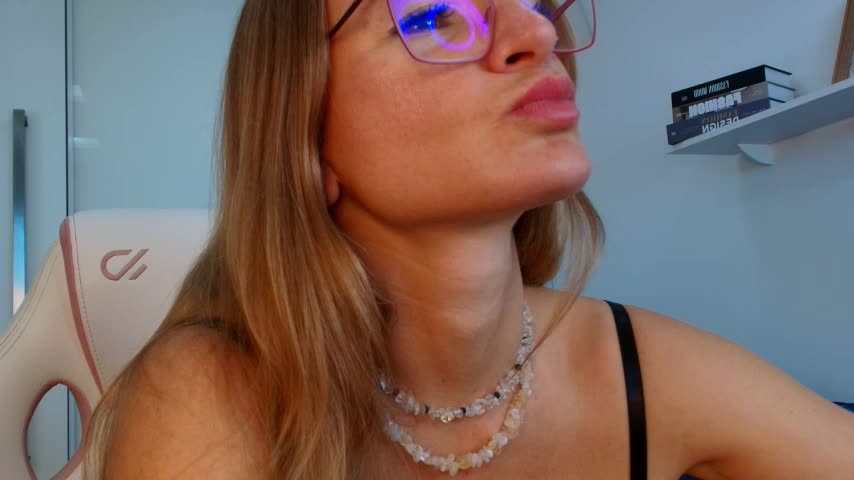 Milf_Tea Webcam Chat June 30, 2026