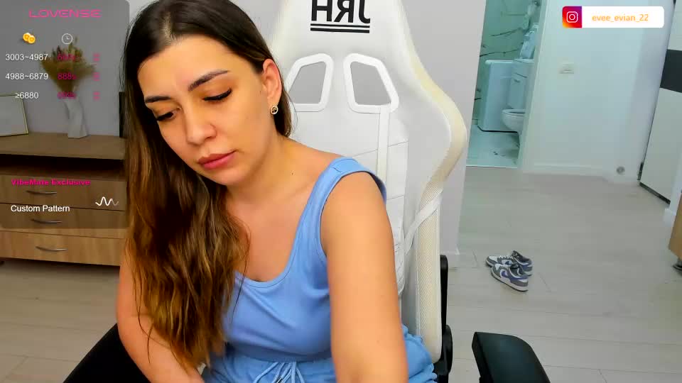 eveeevian Webcam Chat June 26, 2026