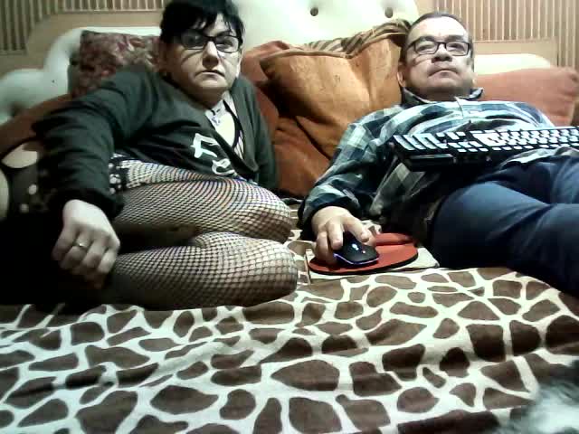 coupleofcoolx Webcam Chat June 24, 2026
