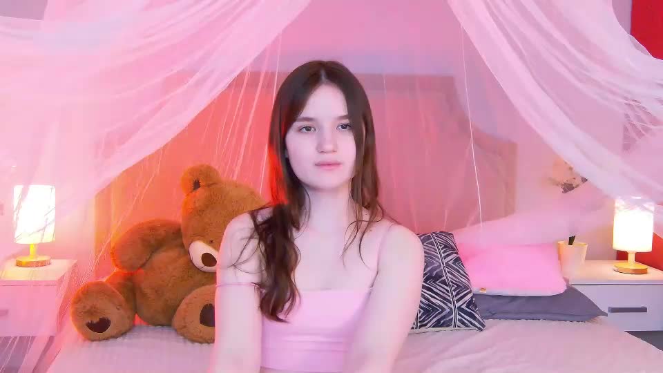 strawbunnybite Webcam Chat June 28, 2026