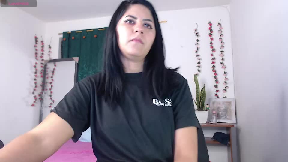 hilari18 Webcam Chat June 30, 2026
