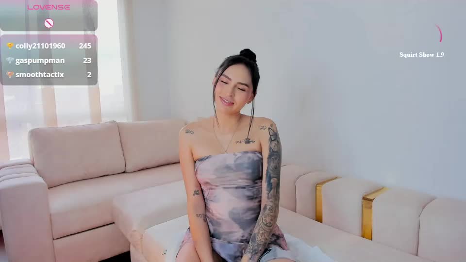 petite_linda Webcam Chat July 1, 2026