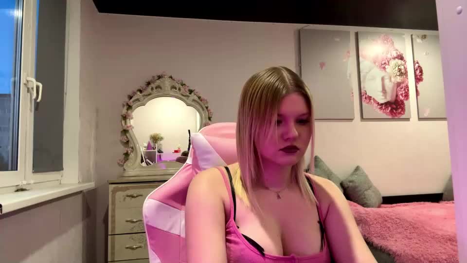 annyvibess Webcam Chat July 1, 2026