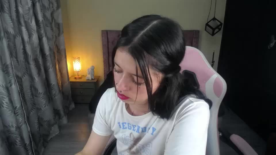 lucia_evans21 Webcam Chat July 1, 2026