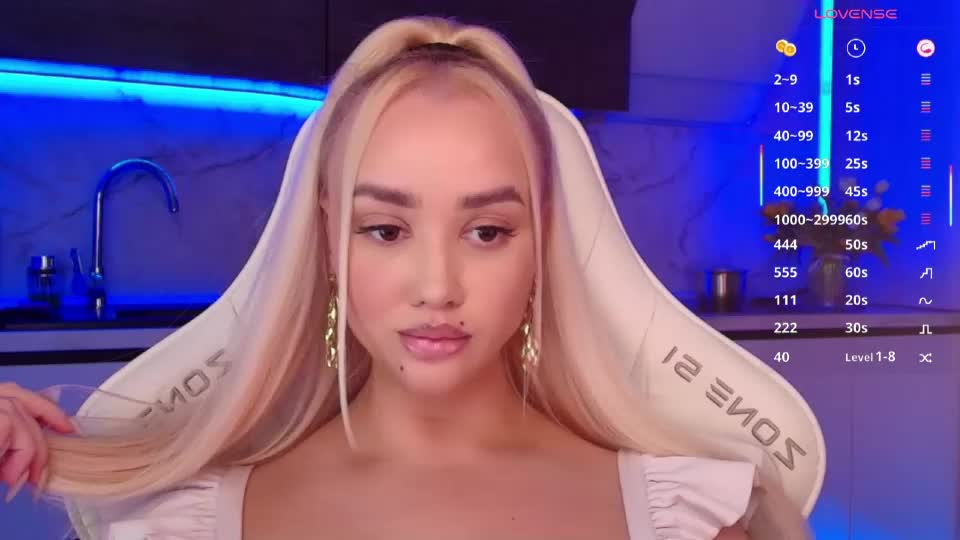 blond_diamond Webcam Chat July 2, 2026