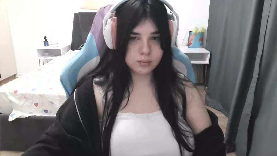 julianesanzo Webcam Chat July 2, 2026