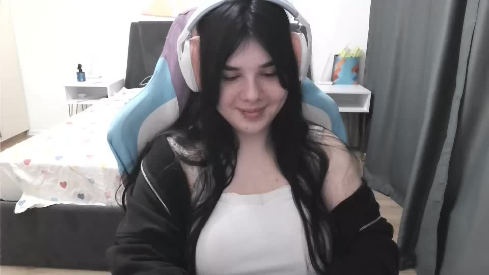 julianesanzo Webcam Chat July 2, 2026