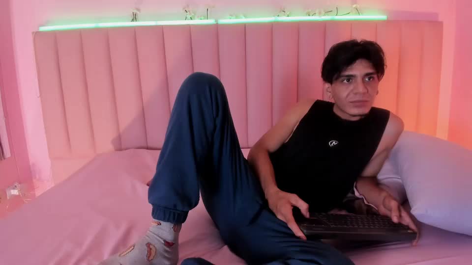 abrilandjulian Webcam Chat July 2, 2026