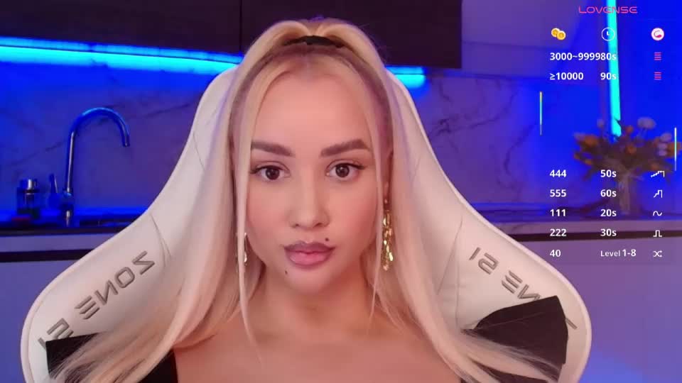 blond_diamond Webcam Chat July 2, 2026