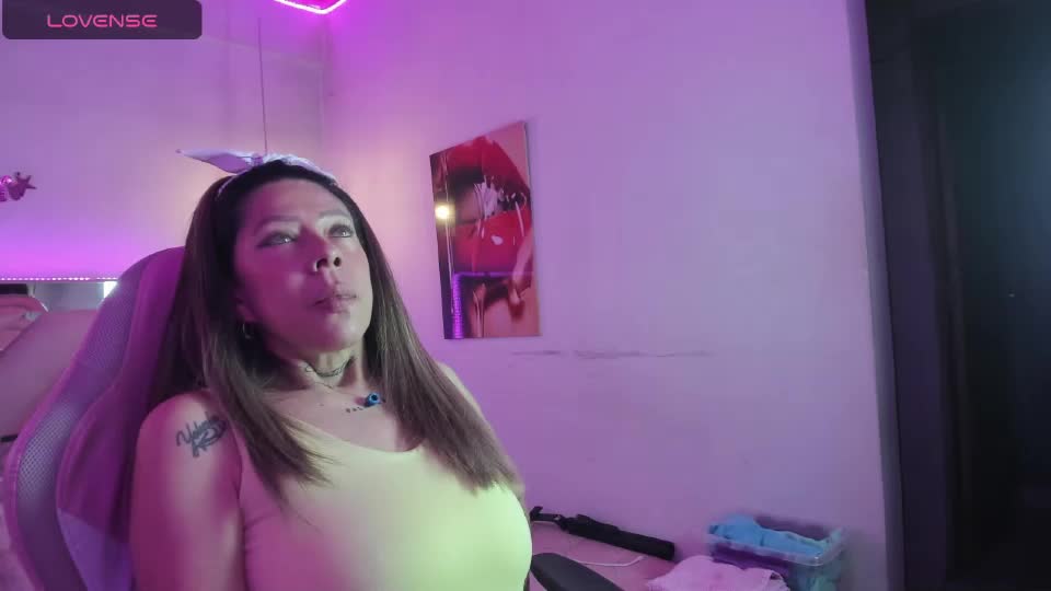 karly_moonn Webcam Chat July 2, 2026