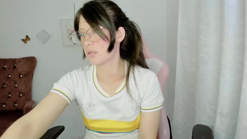 zooeybelair Webcam Chat July 2, 2026