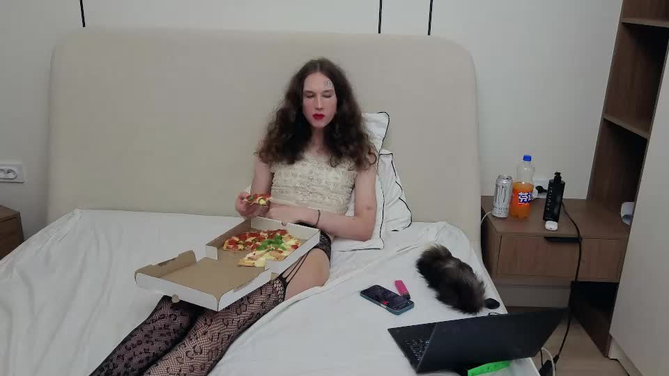 hinoxy Webcam Chat July 3, 2026