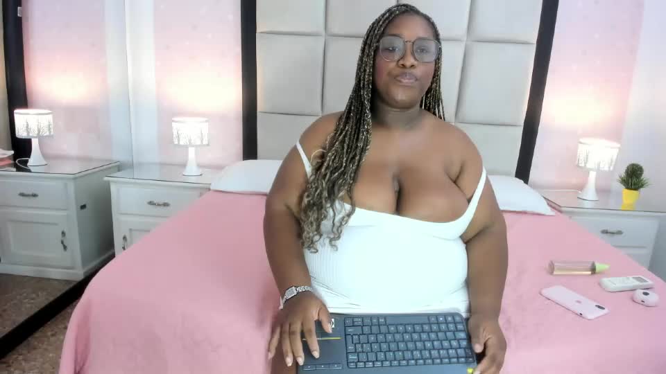 treisyvixen Webcam Chat July 3, 2026