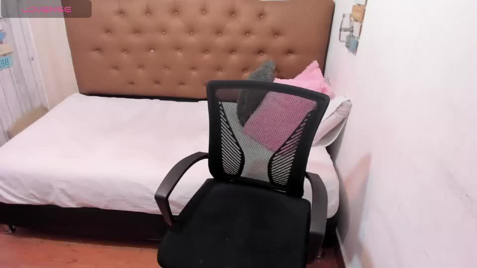 yeseniaa_25 Webcam Chat July 3, 2026