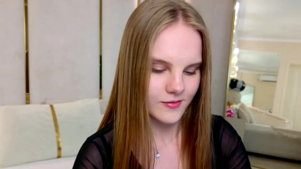 lili_lohan Webcam Chat July 4, 2026