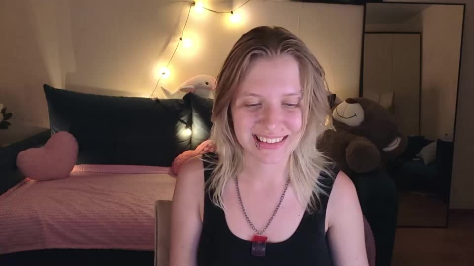 viki_charm Webcam Chat July 4, 2026