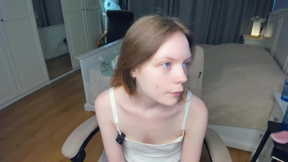 cuty_petite Webcam Chat July 4, 2026